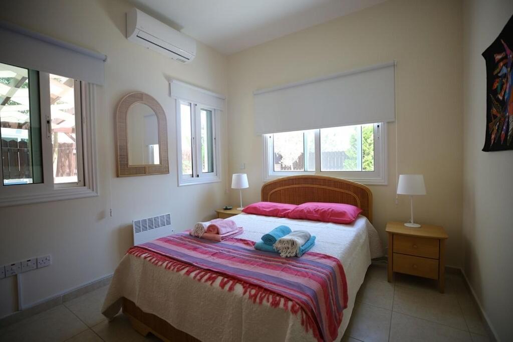Unique Beach Luxurious Villas Ayia Napa Exteriör bild