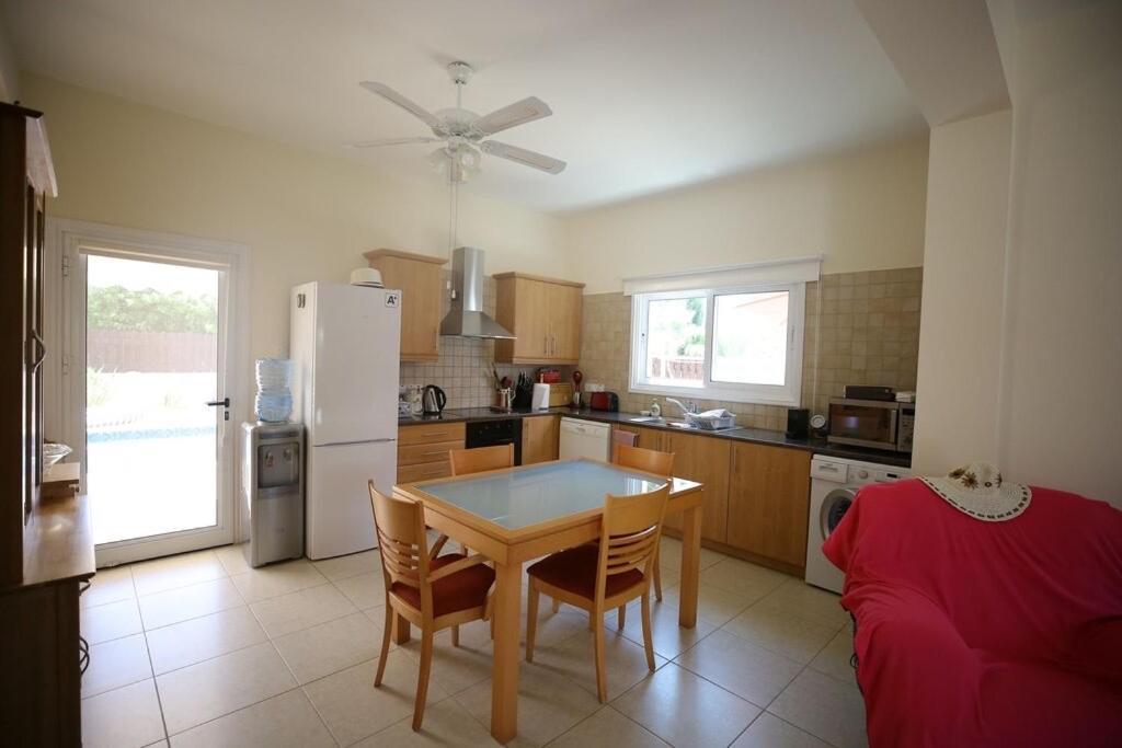 Unique Beach Luxurious Villas Ayia Napa Exteriör bild
