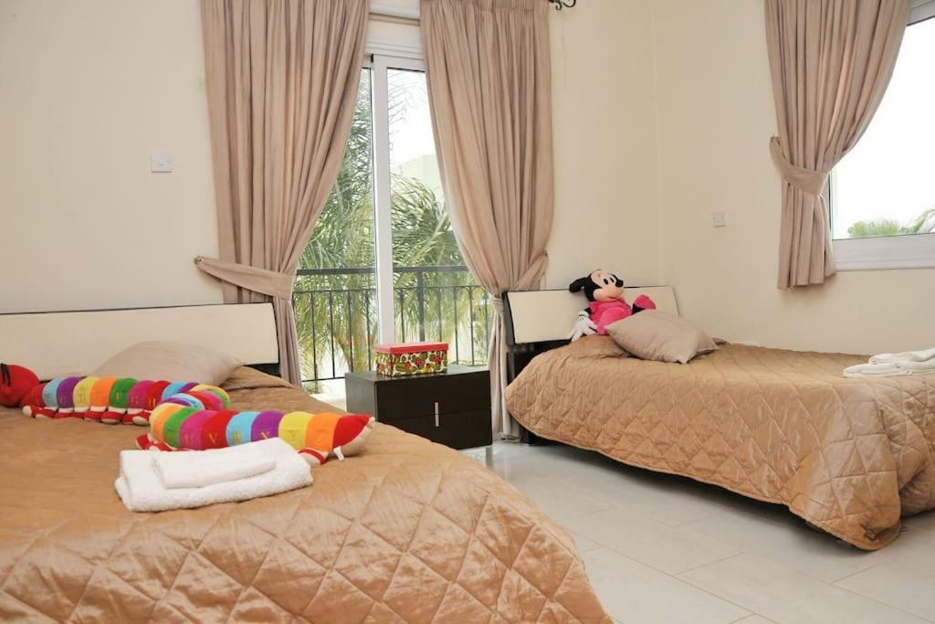 Unique Beach Luxurious Villas Ayia Napa Exteriör bild