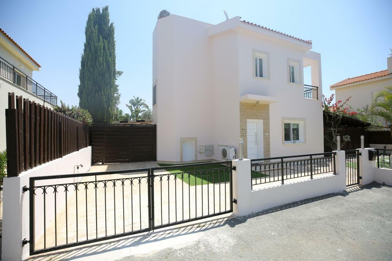 Unique Beach Luxurious Villas Ayia Napa Exteriör bild